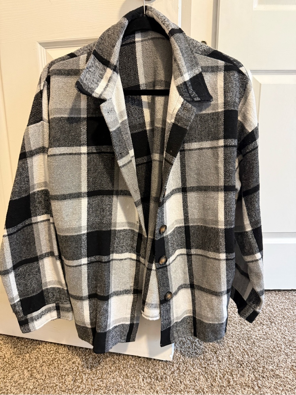 Plaid Button-Front Women’s shacket - Black & White